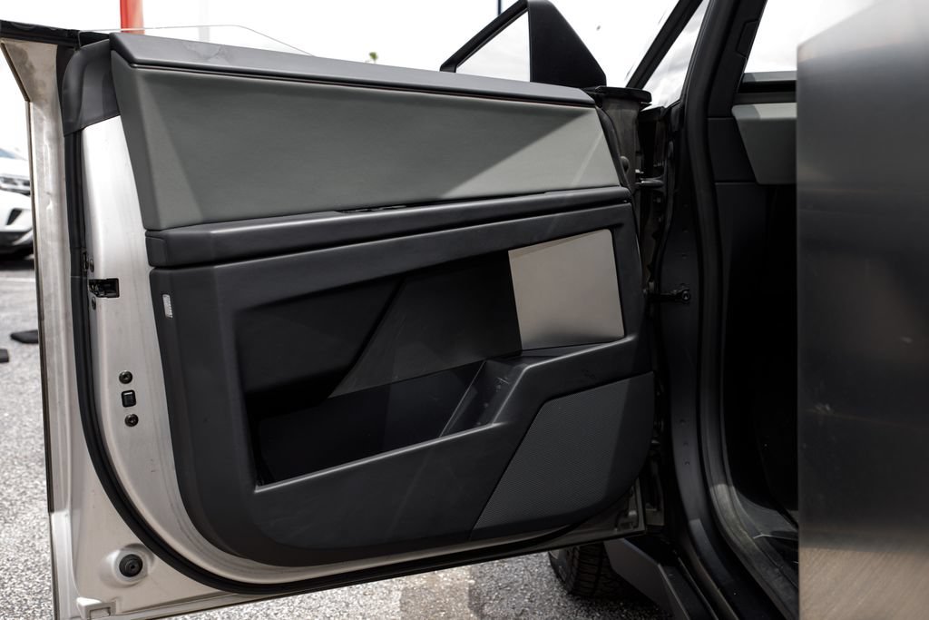 Used 2025 Tesla Cybertruck AWD Crew Cab image 26