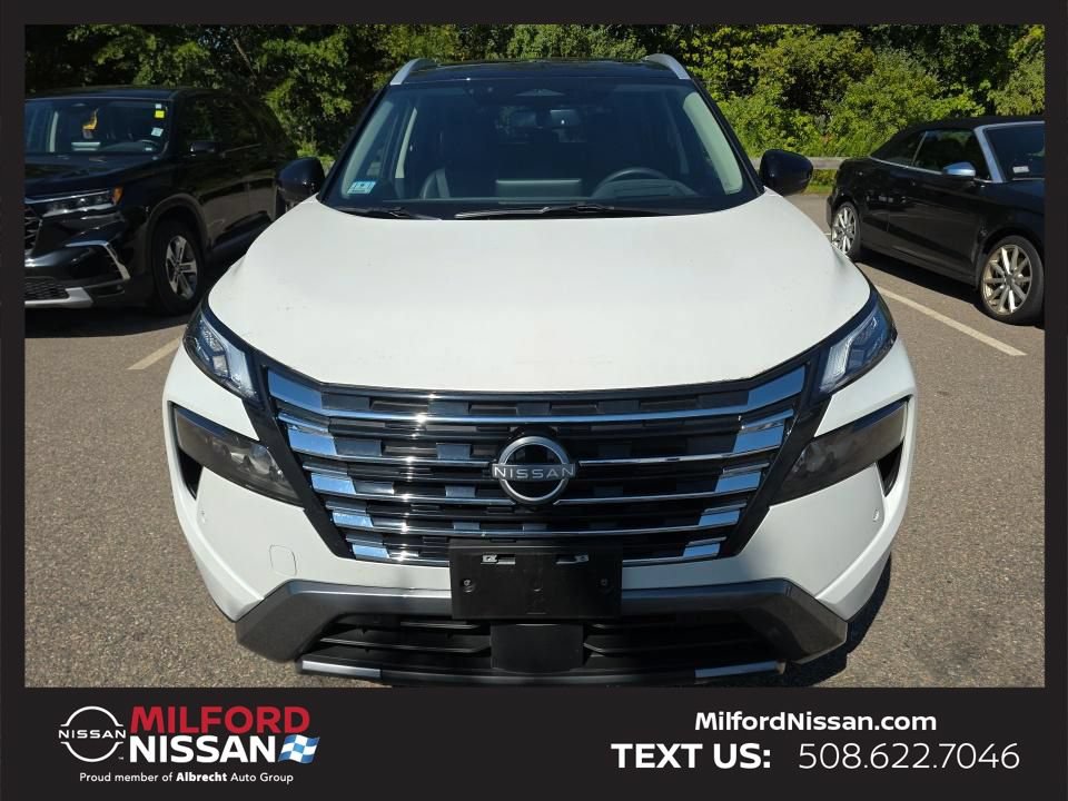Used 2025 Nissan Rogue SL w/ Tech Package AWD/4WD image 6
