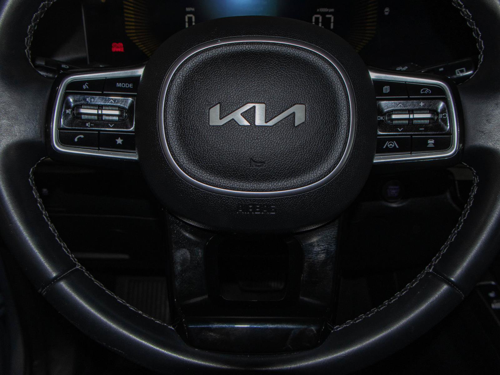 Used 2025 Kia Sorento S w/ Panoramic Sunroof Package image 12