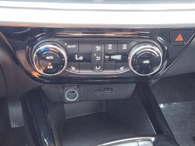 Used 2026 Chevrolet Trax LT w/ LT Convenience Package FWD image 21