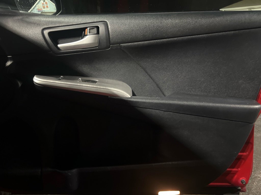 Used 2012 Toyota Camry SE image 17