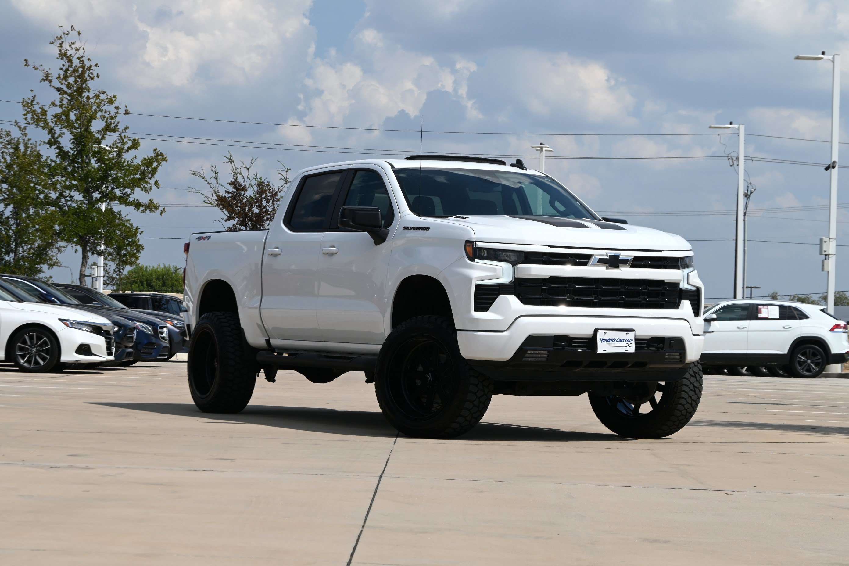 Used 2024 Chevrolet Silverado 1500 RST w/ Rally Edition AWD/4WD image 2