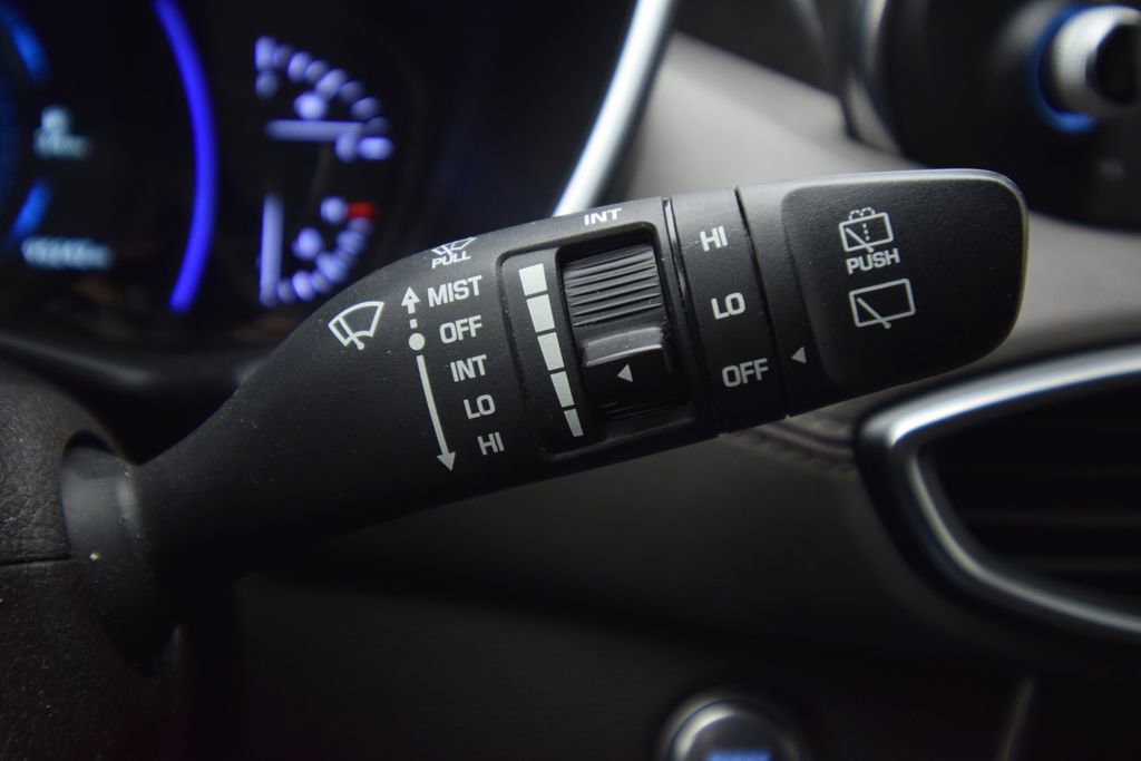 Used 2019 Hyundai Santa Fe SEL image 34