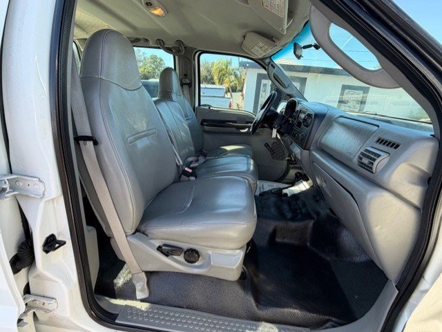 Used 2005 Ford F350 XL image 18