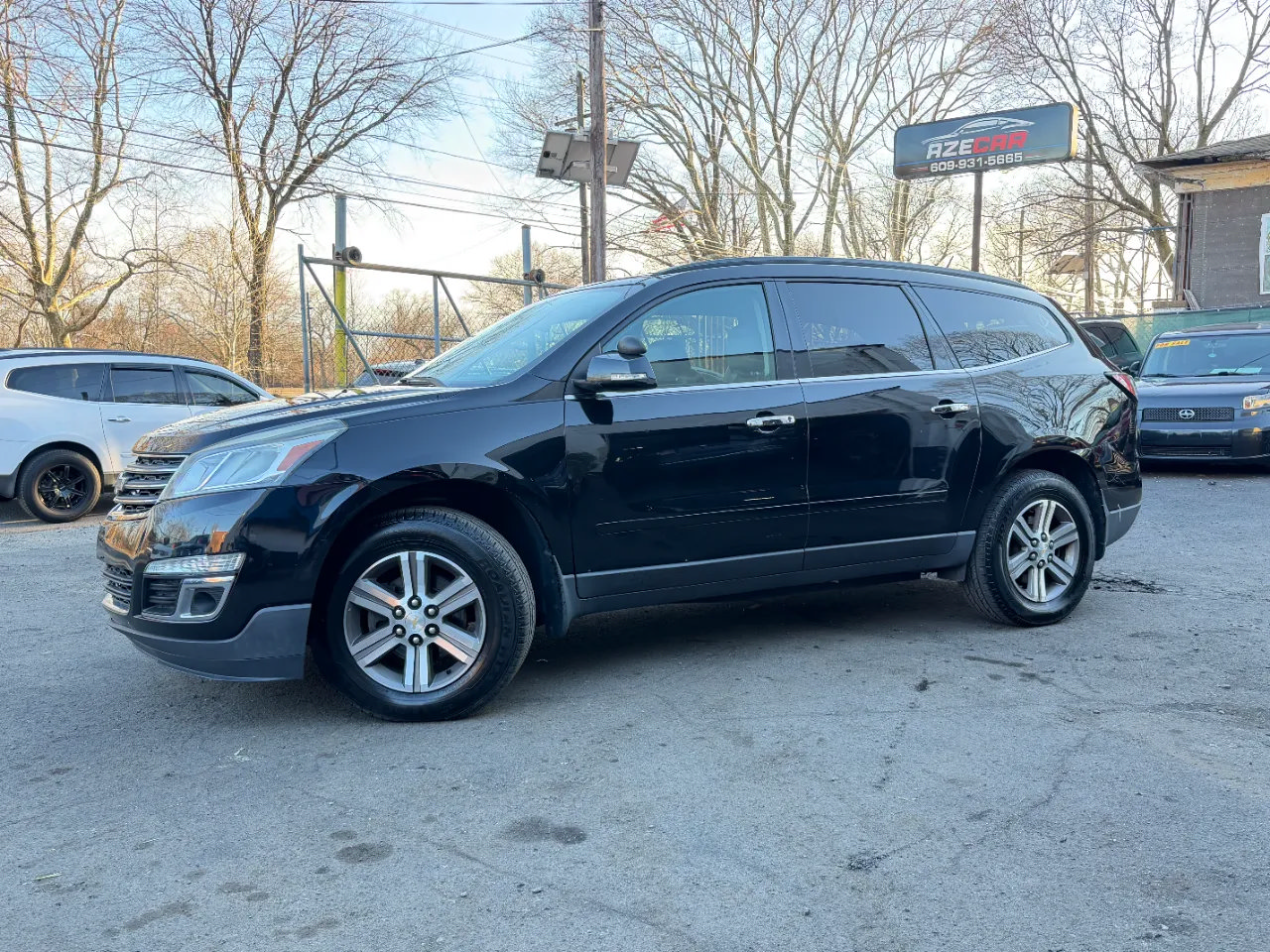 Used 2017 Chevrolet Traverse LT AWD/4WD image 4