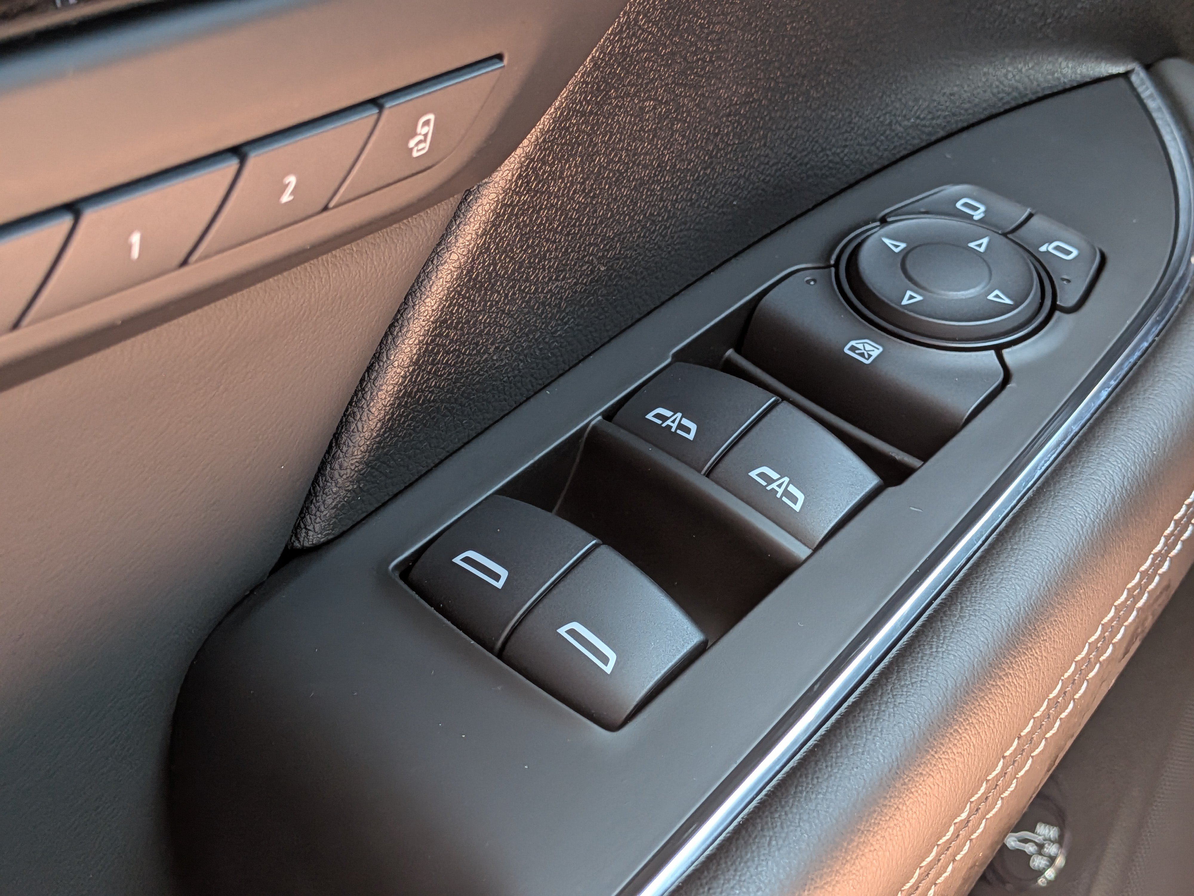 Used 2023 Buick Envision Essence AWD/4WD image 23
