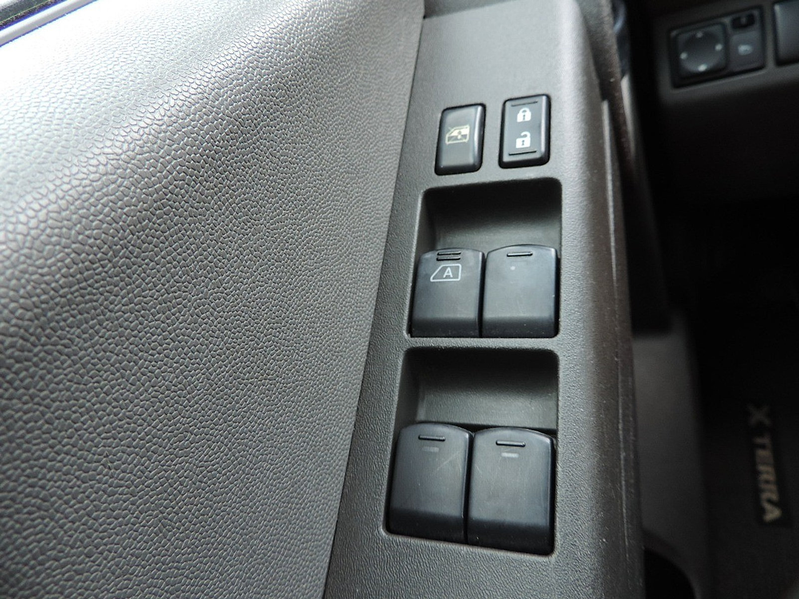 Used 2015 Nissan Xterra S w/ Value Package RWD image 22