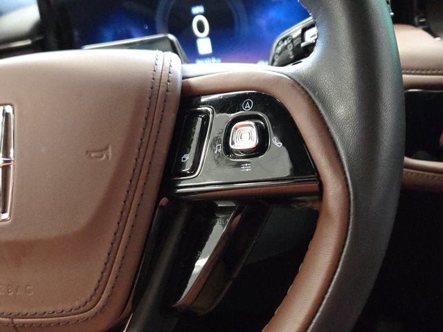 Used 2025 Lincoln Aviator Reserve w/ Equipment Group 201A AWD/4WD image 32
