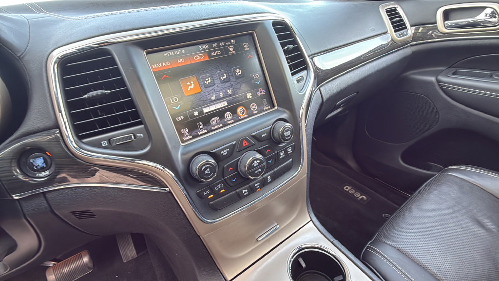 Used 2014 Jeep Grand Cherokee Overland AWD/4WD image 6