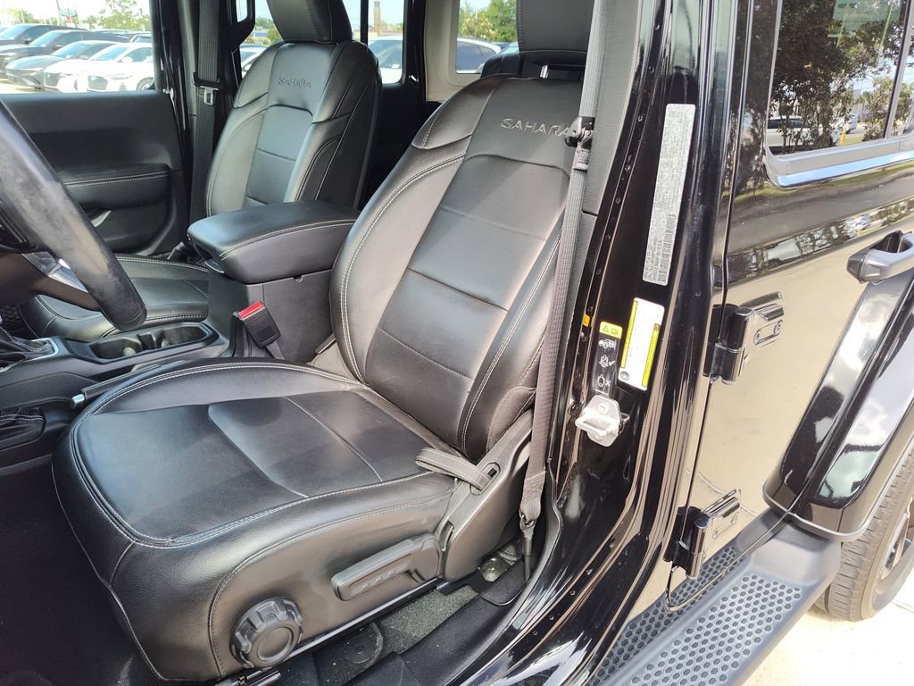 Used 2023 Jeep Wrangler Unlimited Sahara w/ Cold Weather Group AWD/4WD image 21