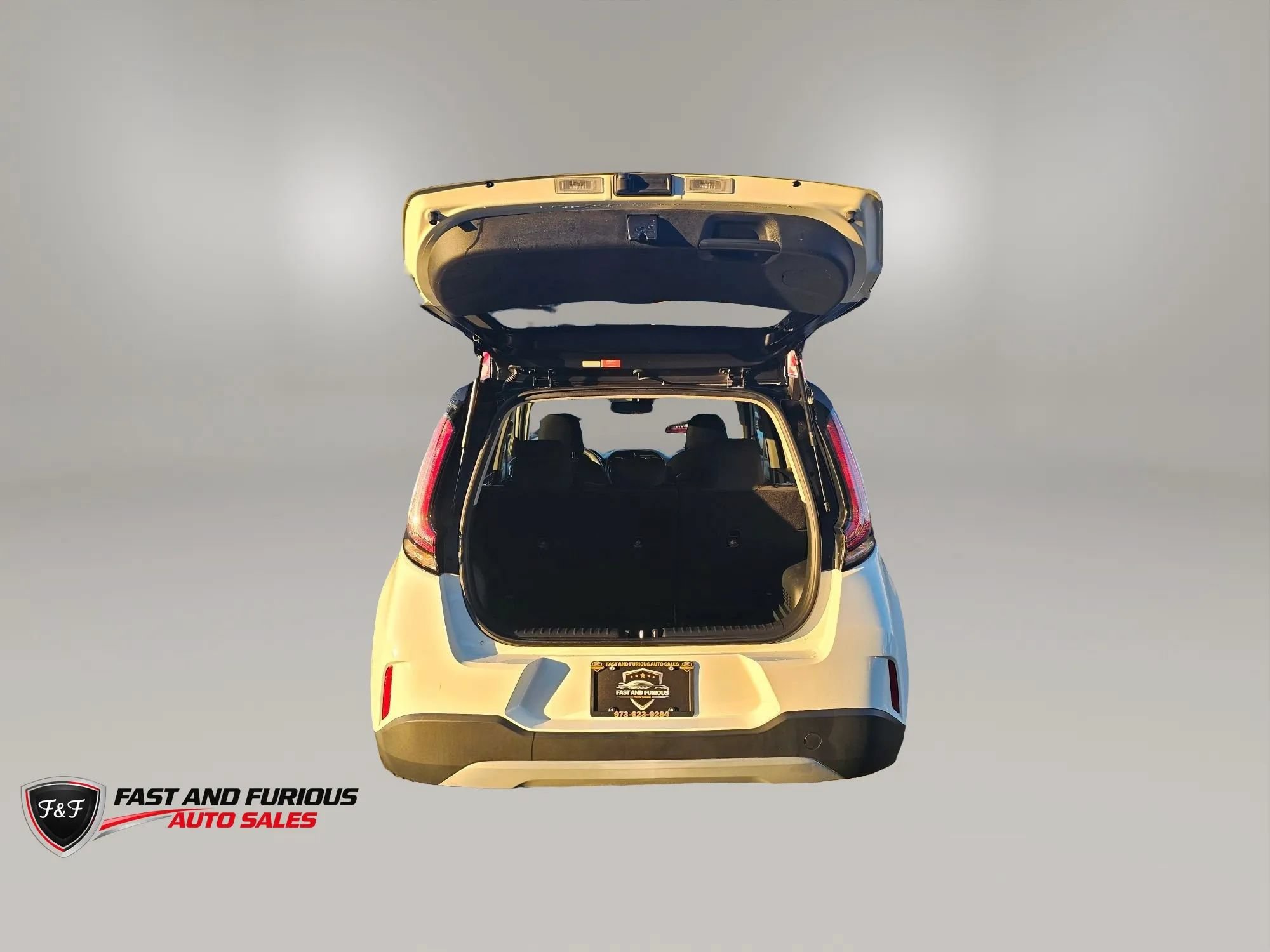 Used 2023 Kia Soul S FWD image 8
