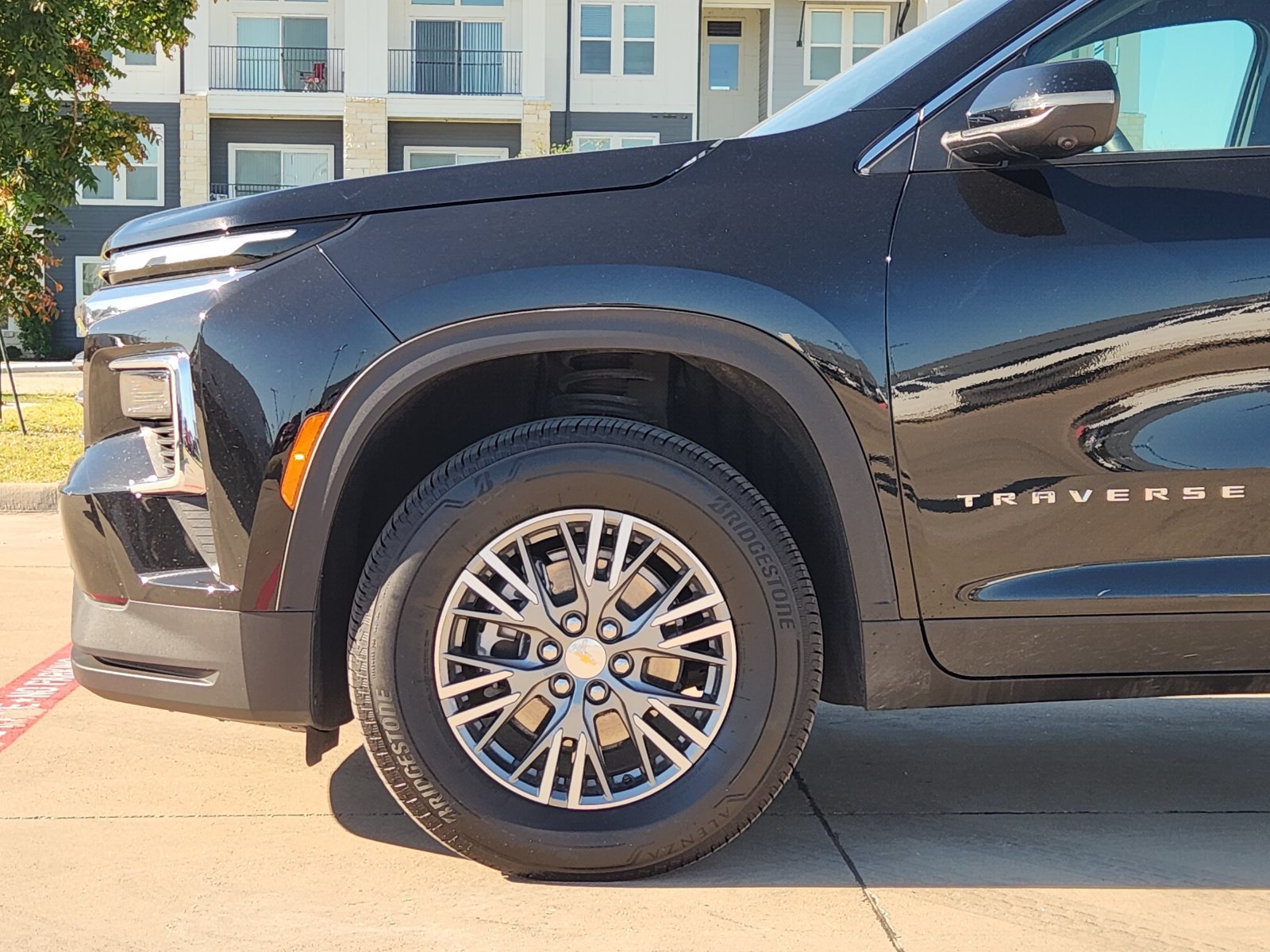 Certified 2026 Chevrolet Traverse LT w/ Driver Confidence Package FWD image 10