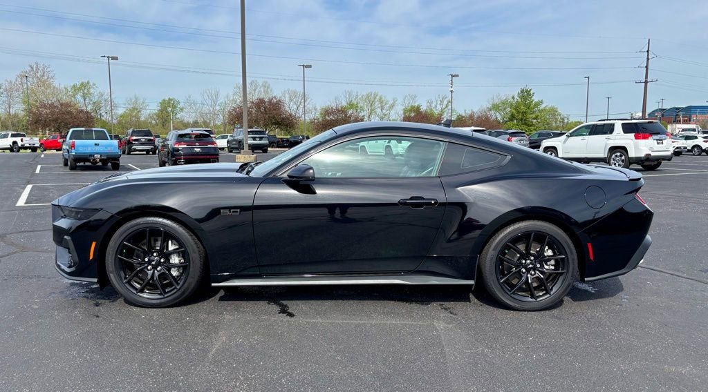 Used 2025 Ford Mustang GT Premium image 4