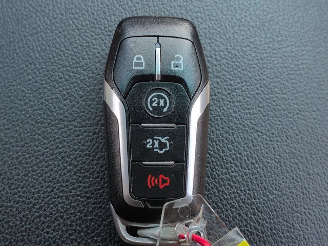 Used 2016 Ford Explorer XLT w/ Equipment Group 202A FWD image 29