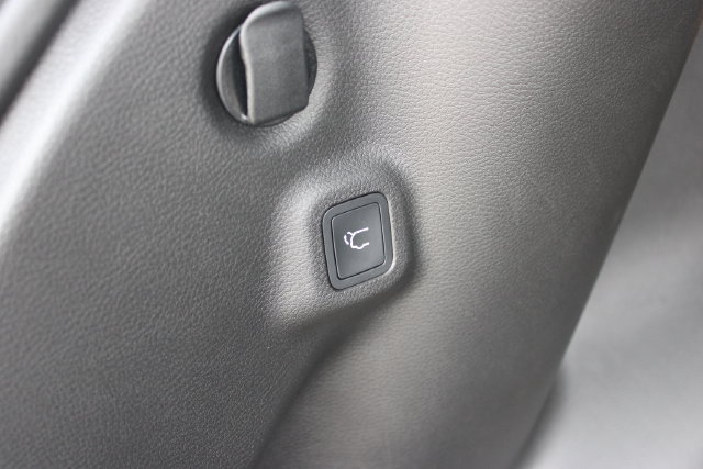 New 2026 Jeep Compass Limited w/ Sun, Sound & Navigation Group AWD/4WD image 39