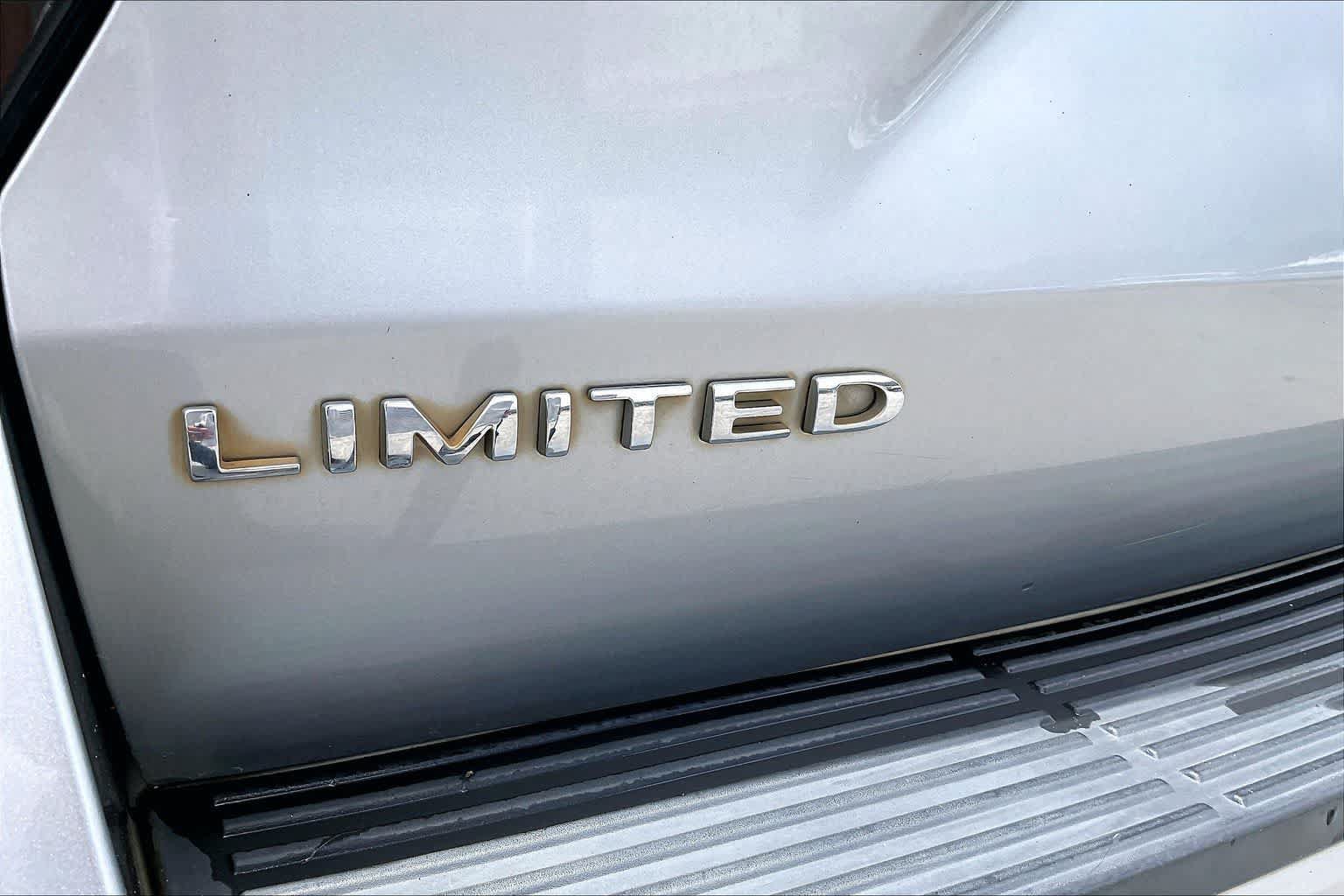 Used 2021 Ford Expedition Limited AWD/4WD image 7