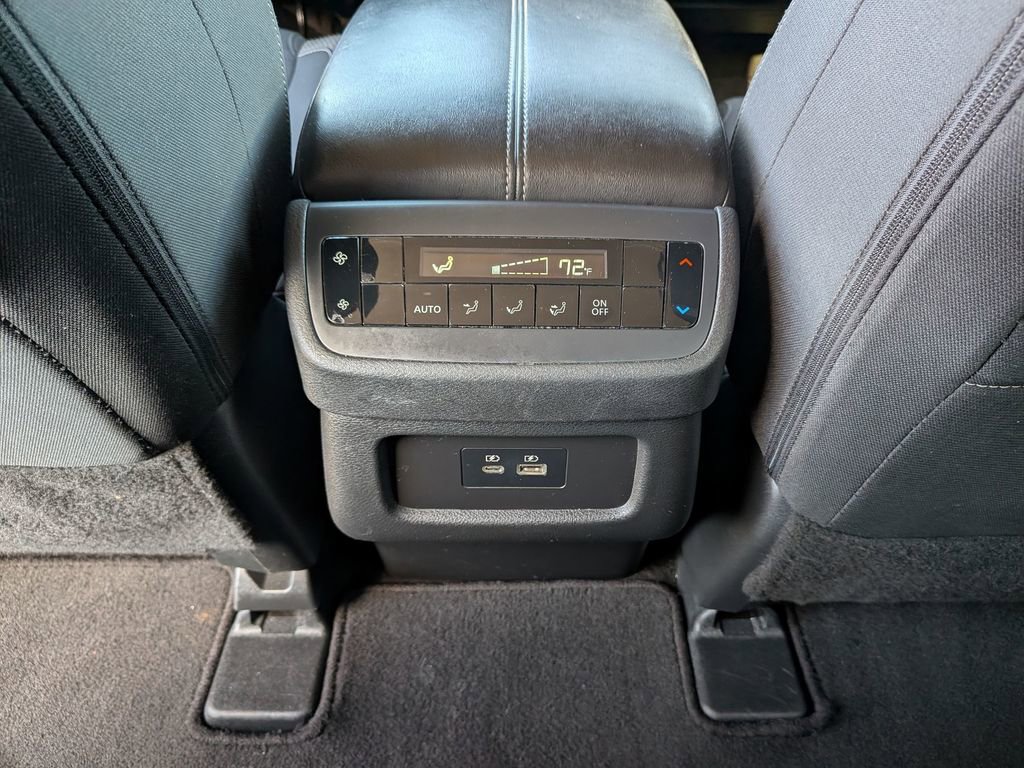 Used 2024 Nissan Pathfinder SV image 37