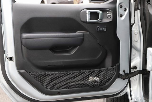 Used 2023 Jeep Gladiator Sport image 15