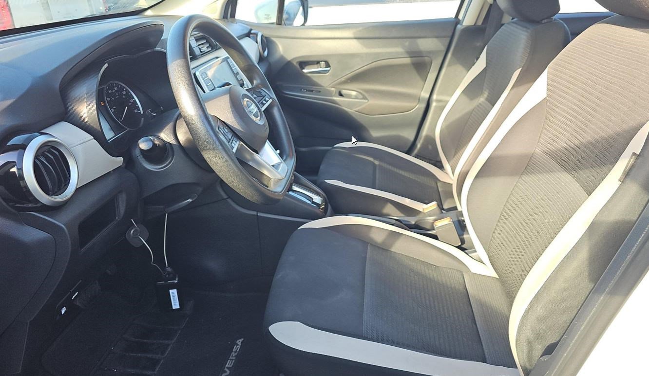 Used 2021 Nissan Versa SV image 7