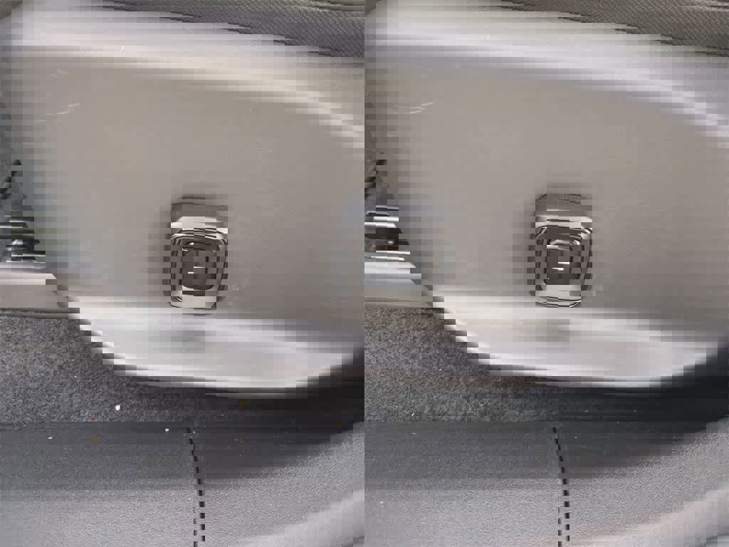 New 2025 Volvo EX30 Plus w/ Climate Package image 9