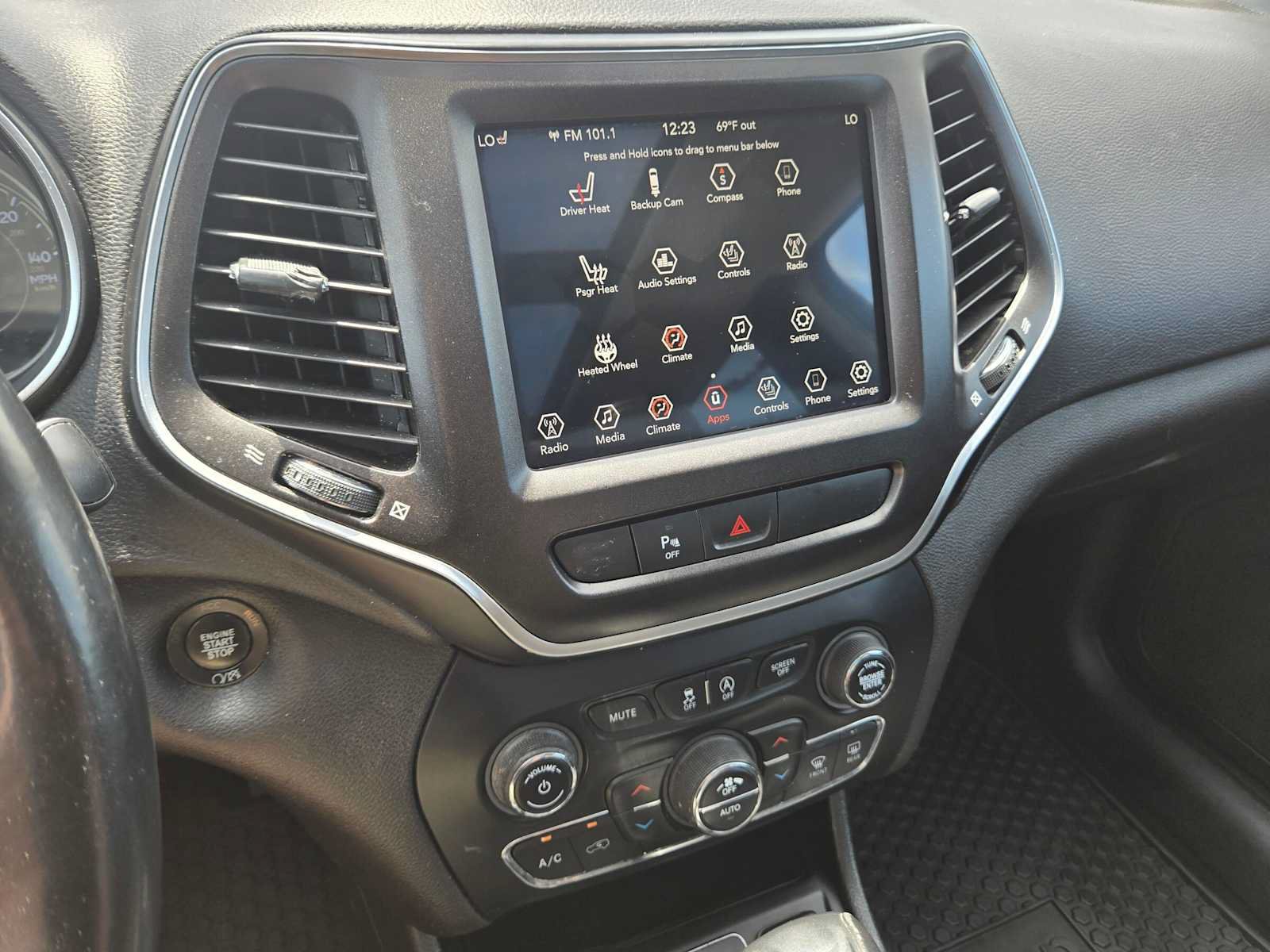 Used 2019 Jeep Cherokee Trailhawk w/ Comfort/Convenience Group AWD/4WD image 31