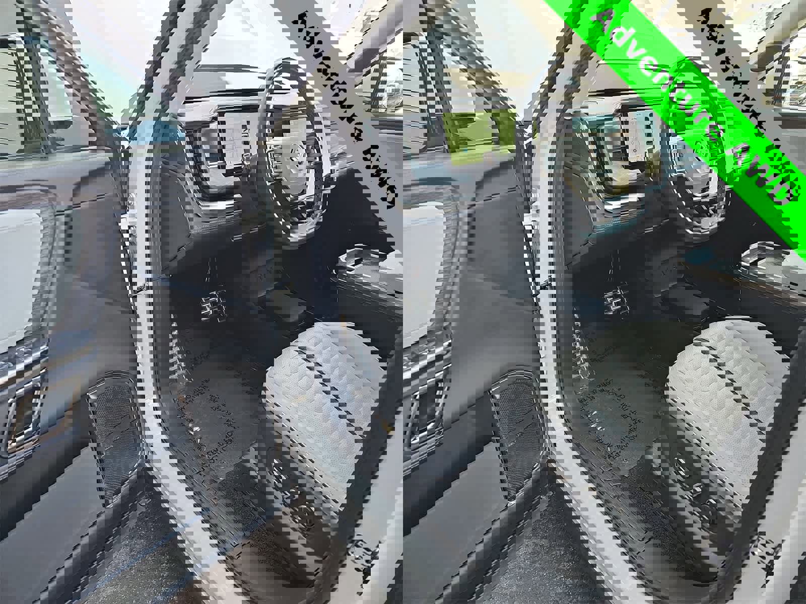 Used 2022 Rivian R1T Adventure image 10