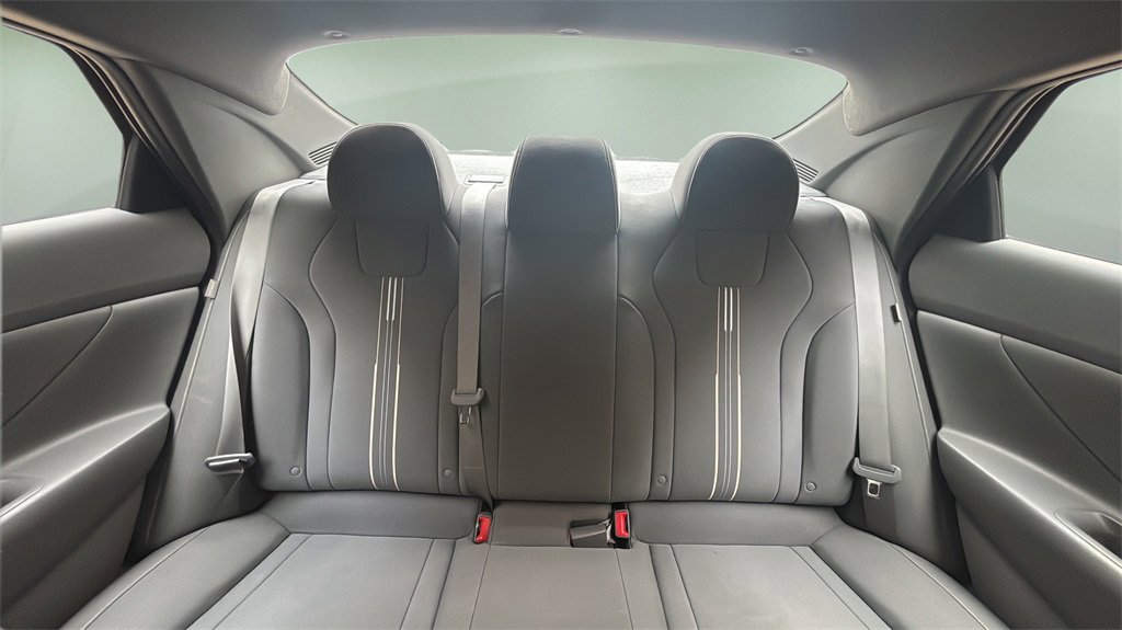 Certified 2024 Hyundai Elantra SEL image 11