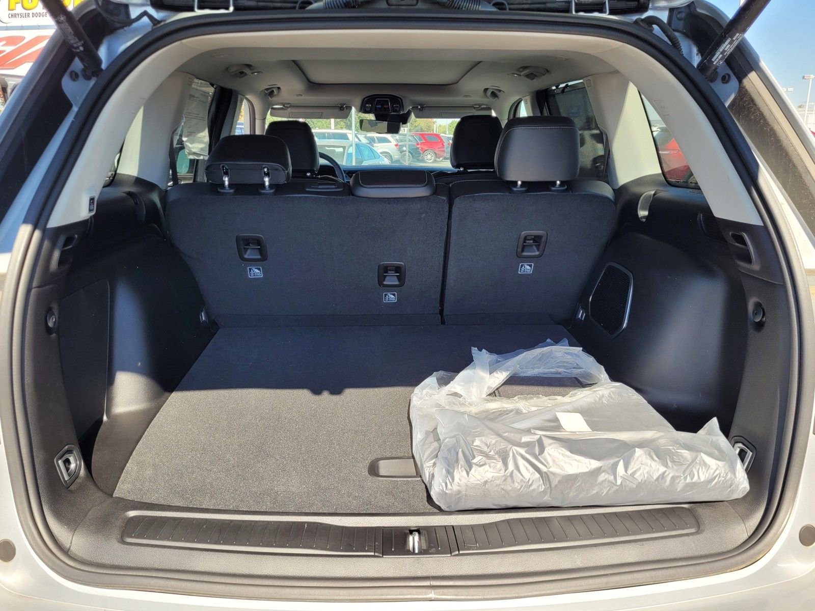 New 2024 Jeep Grand Cherokee Limited 4xe w/ Luxury Tech Group II image 16