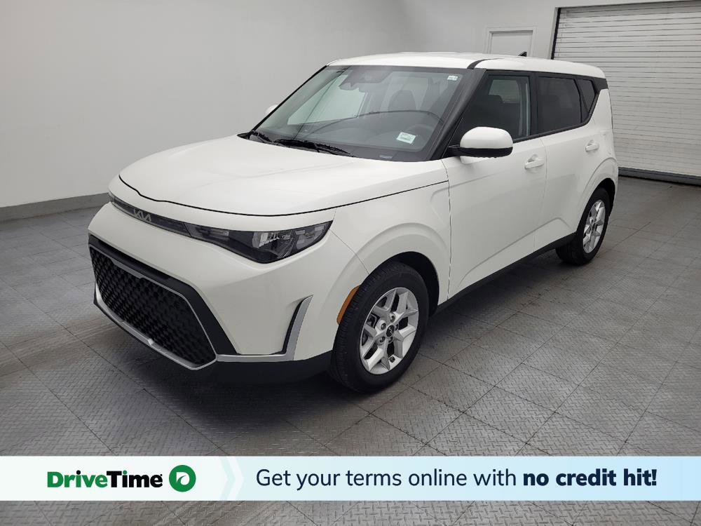 Used 2025 Kia Soul LX image 1