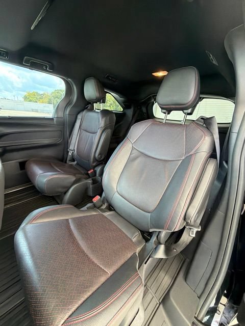 Used 2025 Toyota Sienna XSE w/ XSE Premium Package AWD/4WD image 27