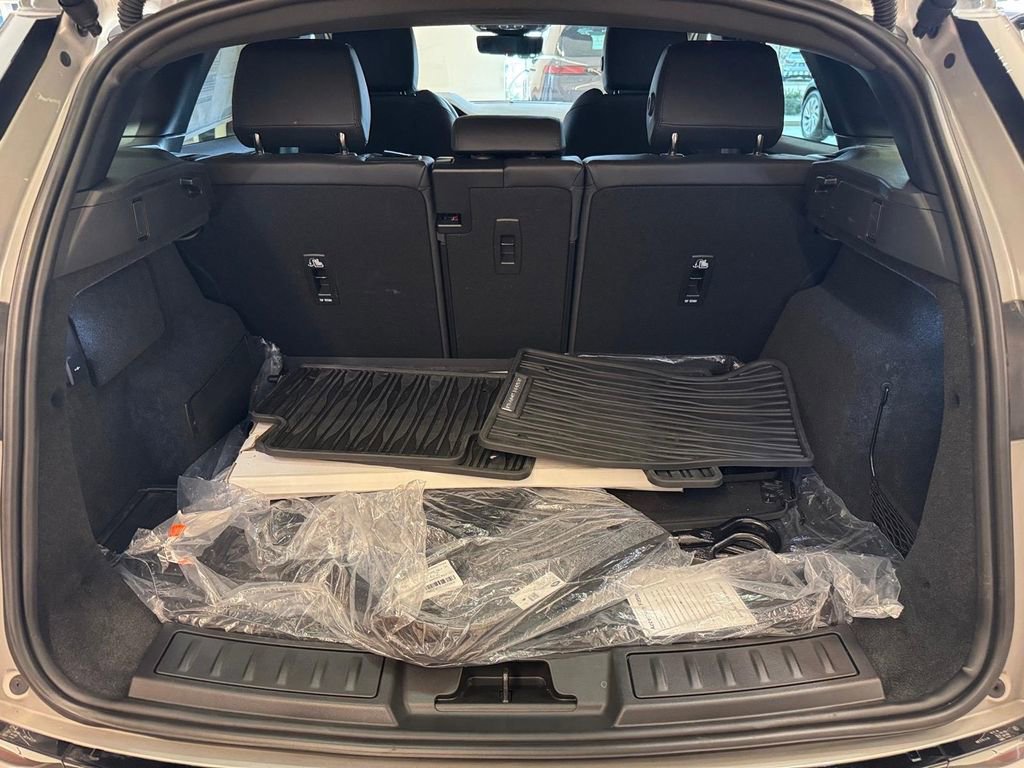 Used 2026 Land Rover Range Rover Evoque S image 5