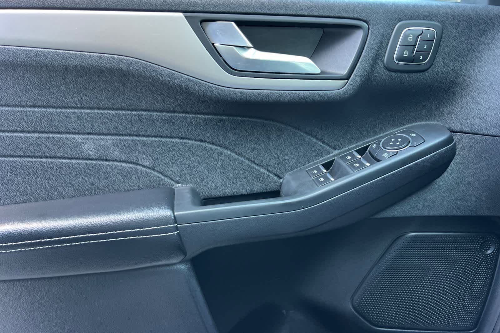 Certified 2022 Ford Escape SEL w/ Technology Package image 12