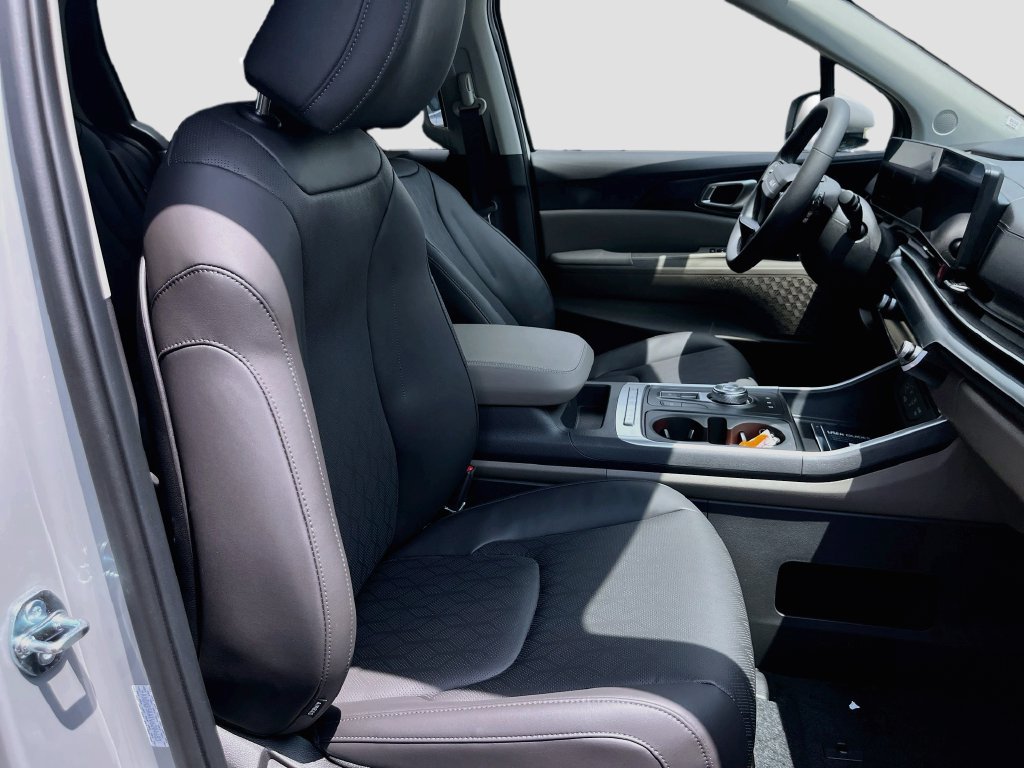 New 2027 Kia Carnival LXS FWD image 37