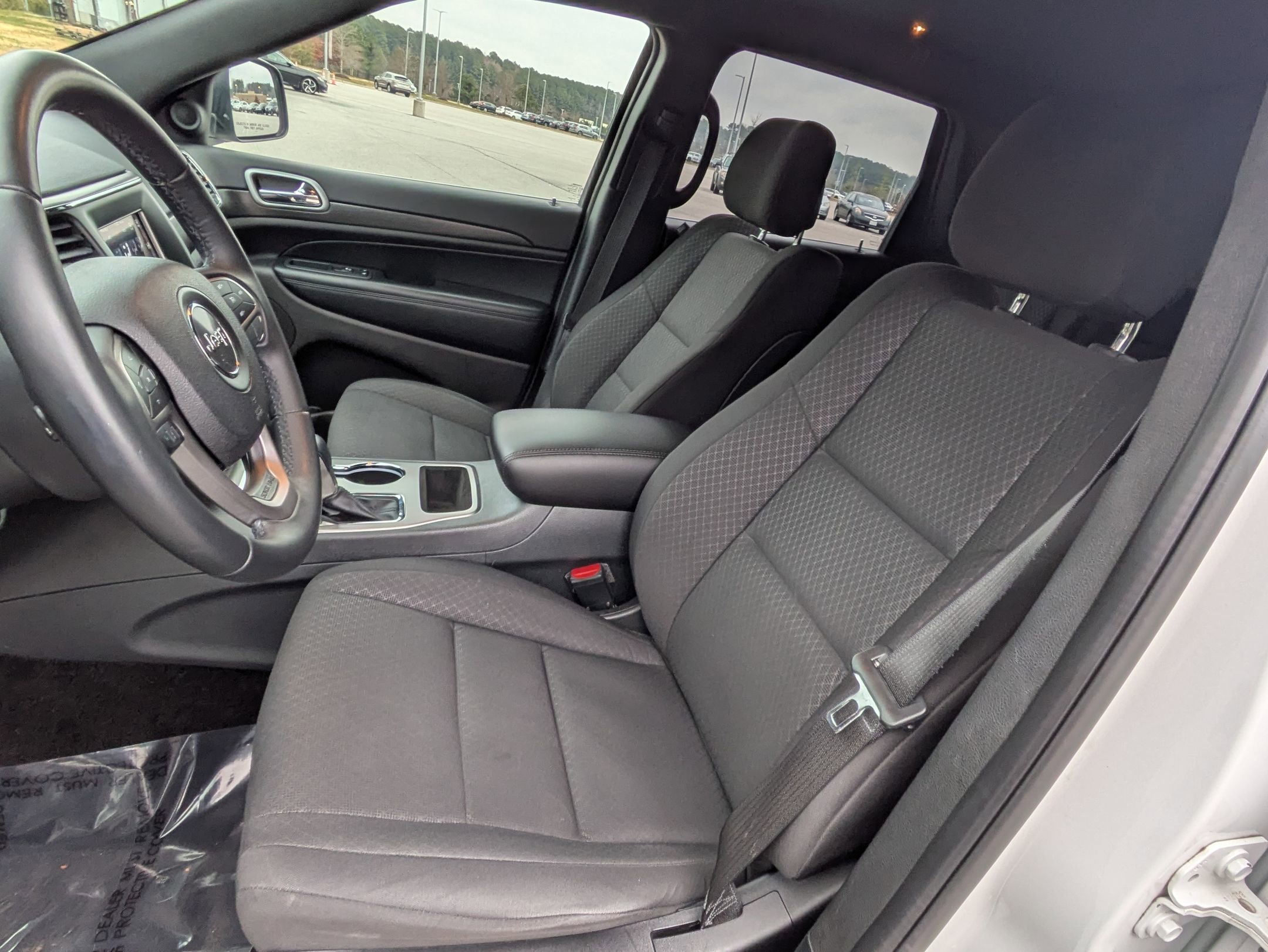 Used 2018 Jeep Grand Cherokee Laredo image 19