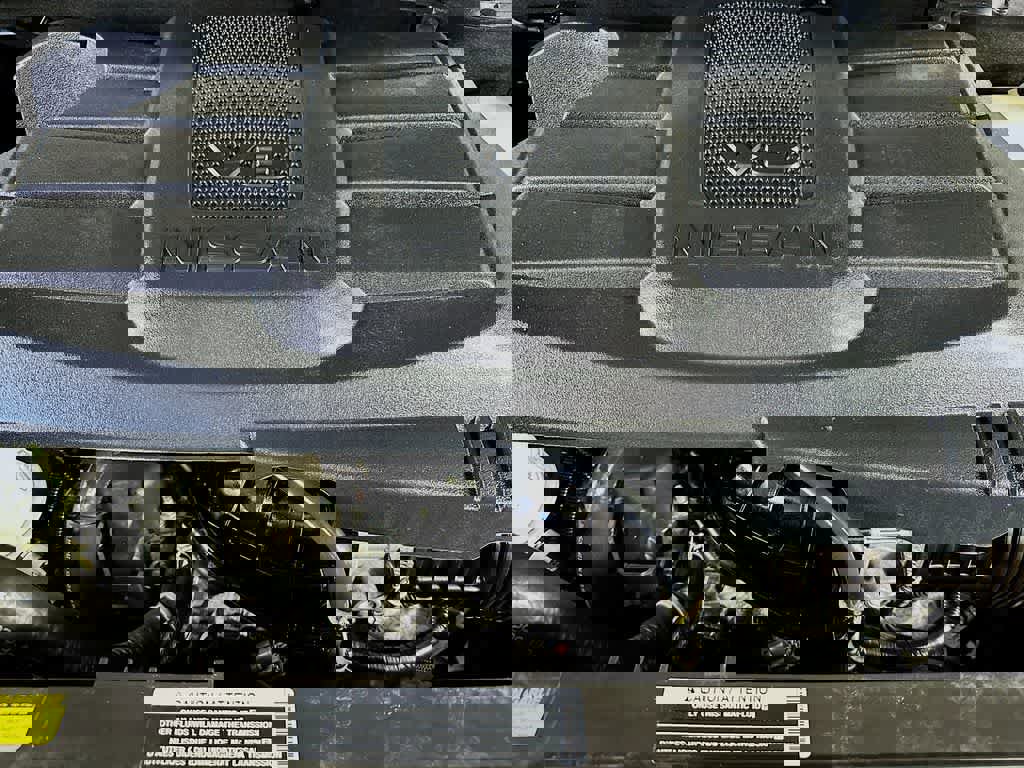 Used 2024 Nissan Titan SV w/ SV Convenience Package image 9