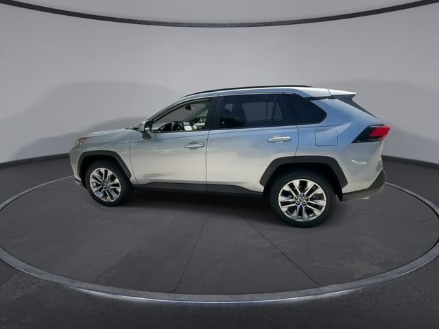 Used 2019 Toyota RAV4 XLE Premium FWD image 5