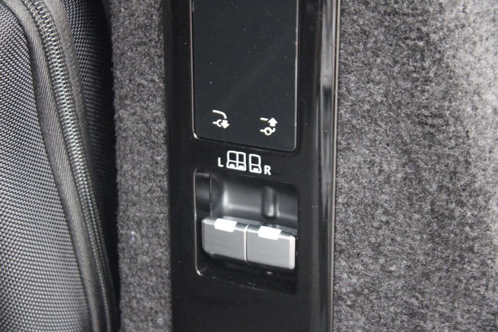 Used 2024 Land Rover Range Rover Sport Dynamic SE image 36