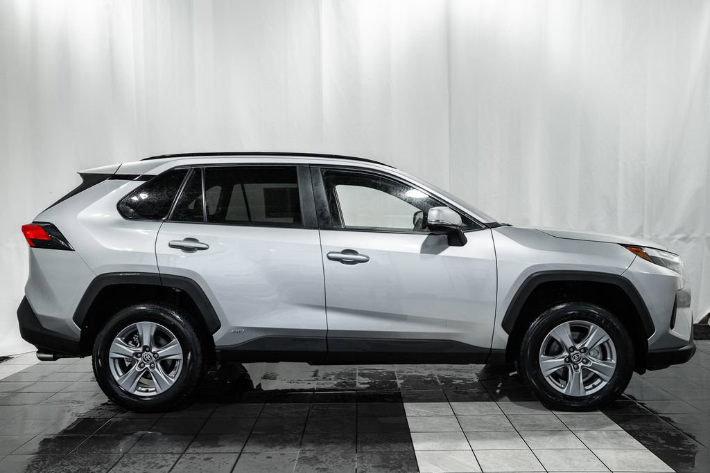 Used 2025 Toyota RAV4 XLE image 3