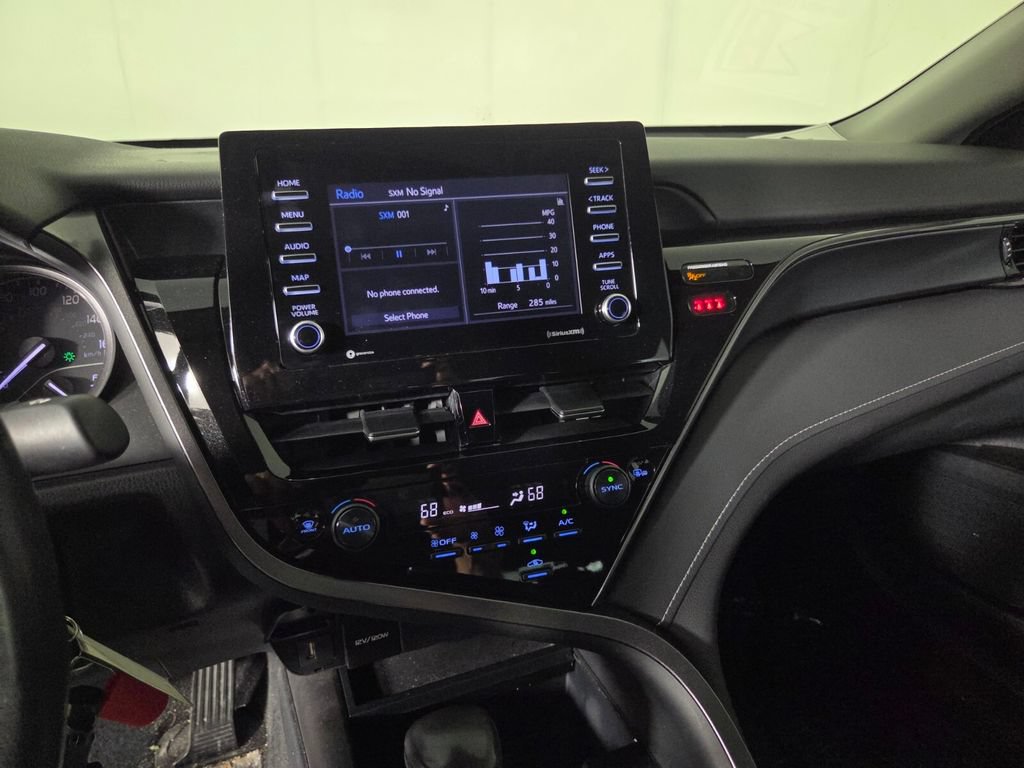 Used 2022 Toyota Camry SE FWD image 13