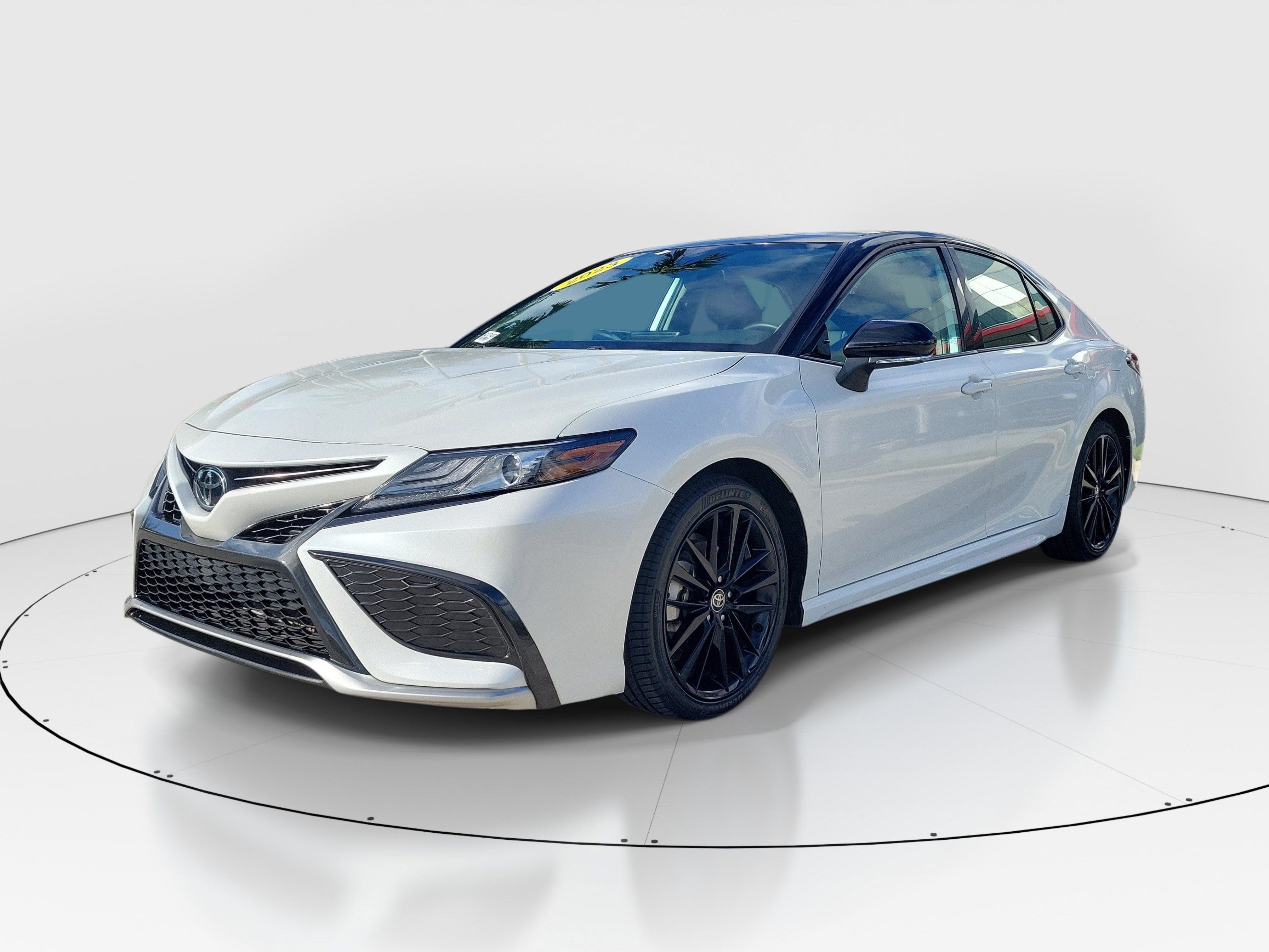 Used 2023 Toyota Camry XSE w/ Navigation Package FWD image 3
