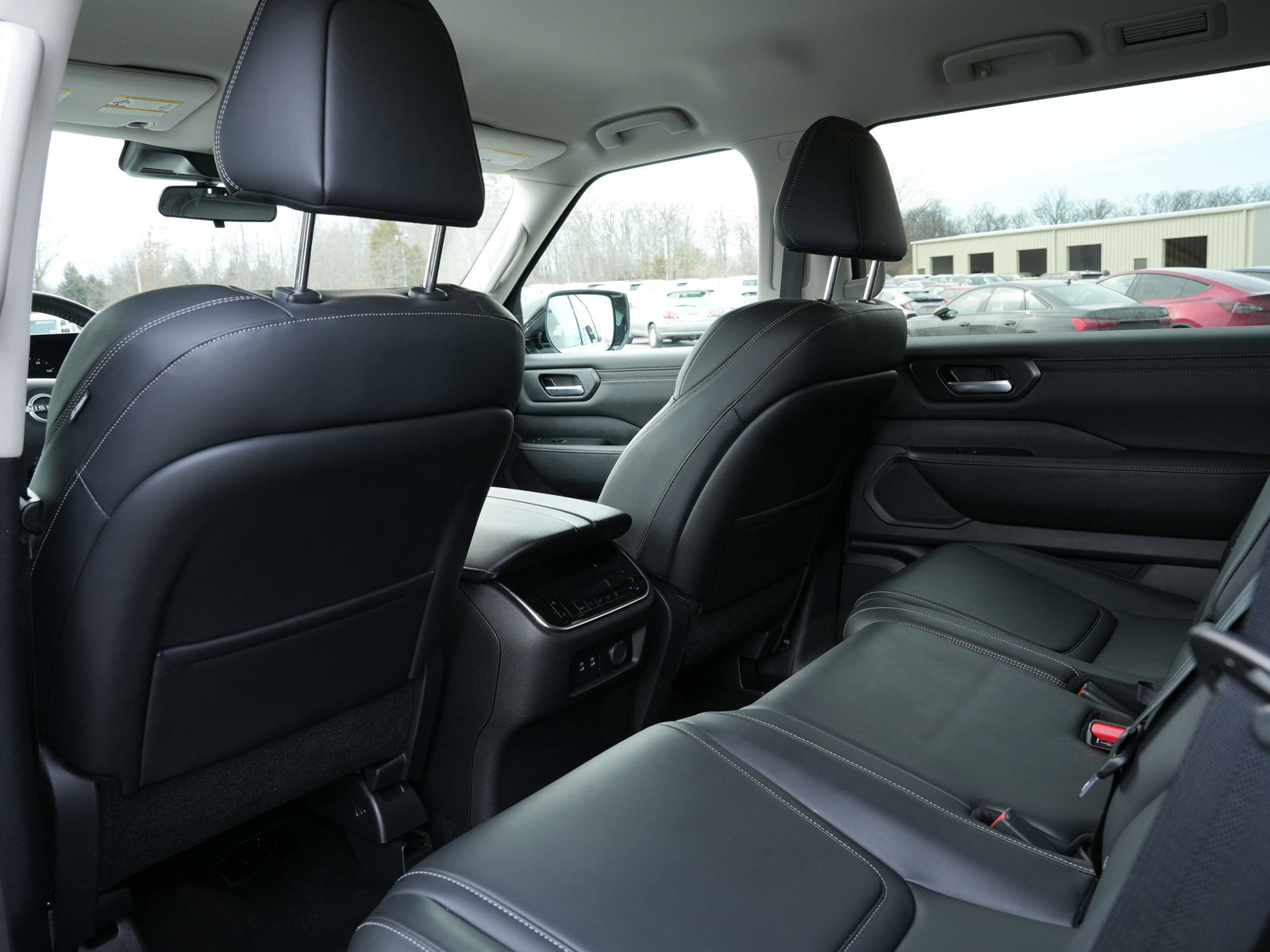 Used 2025 Nissan Armada SV image 34