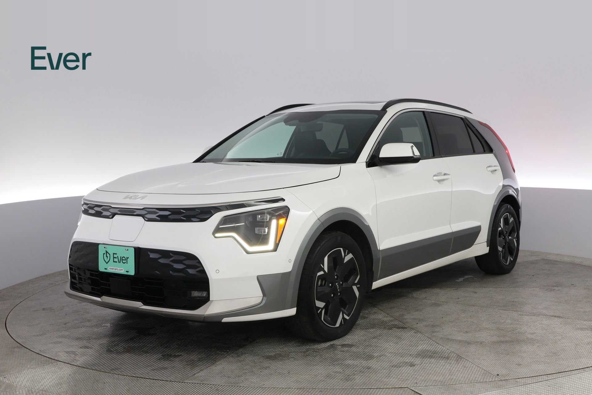 Used 2024 Kia Niro Wave w/ Wave Preserve Package image 2