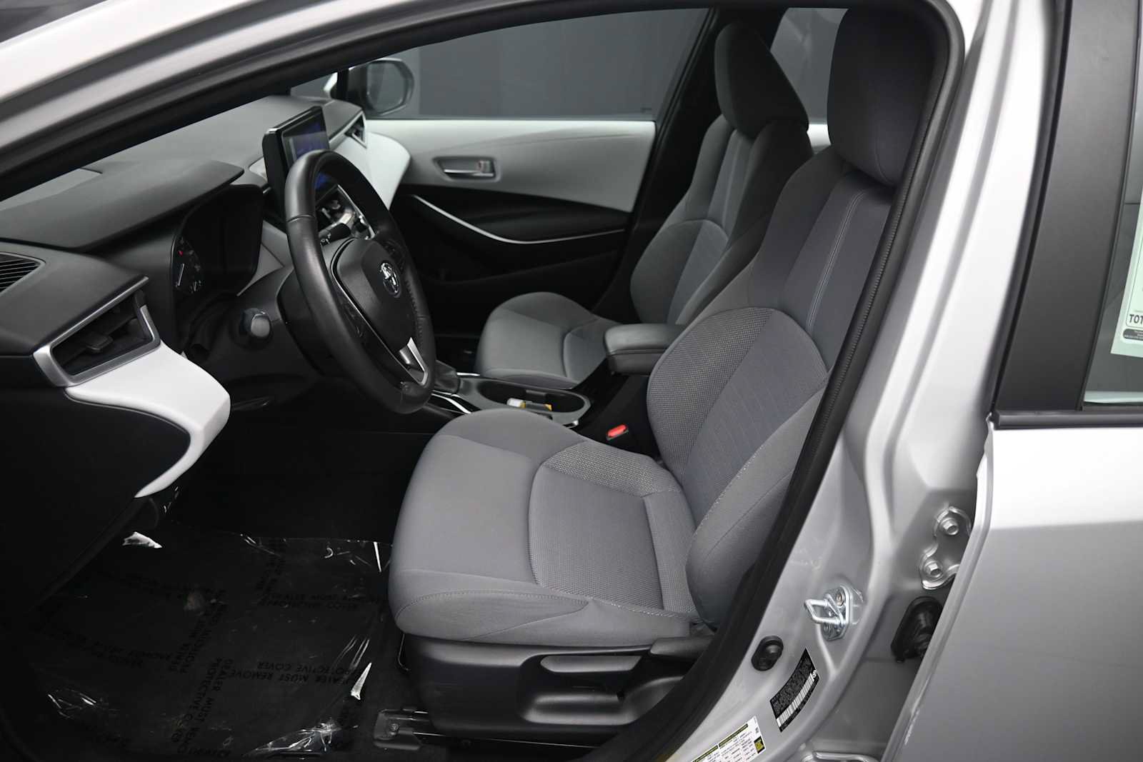 Certified 2024 Toyota Corolla SE FWD image 18