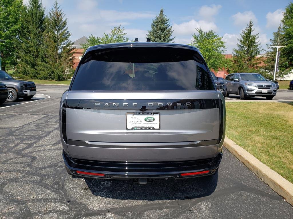 New 2025 Land Rover Range Rover SE image 6