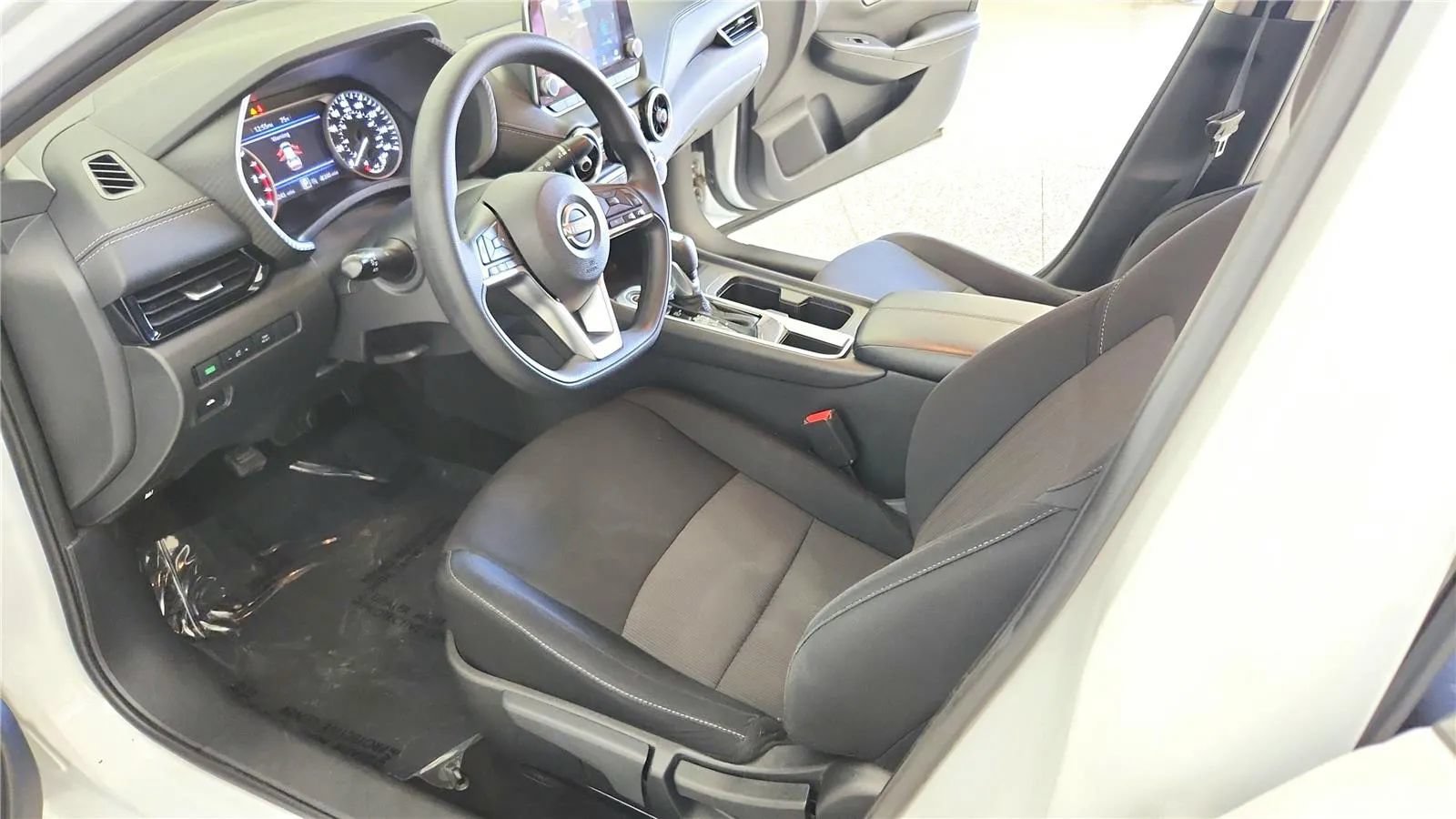 Used 2024 Nissan Sentra SV FWD image 22