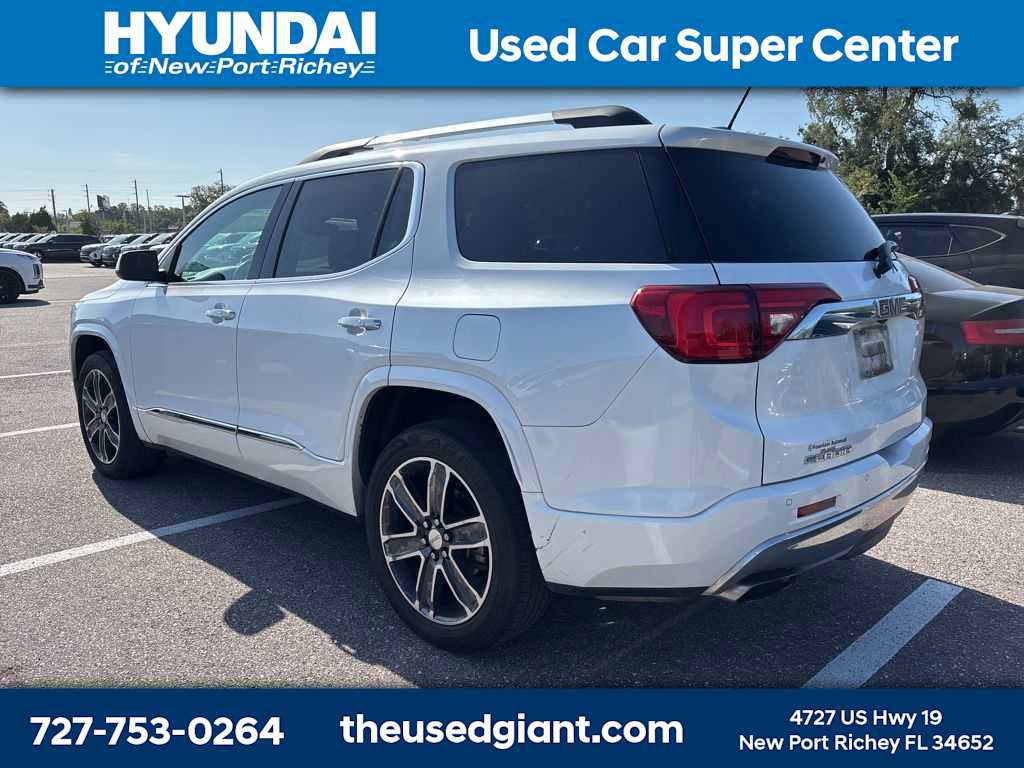 Used 2017 GMC Acadia Denali image 2