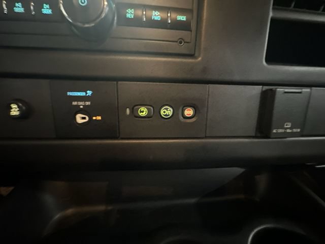 Used 2018 Chevrolet Express 2500 w/ Driver Convenience Package RWD image 24