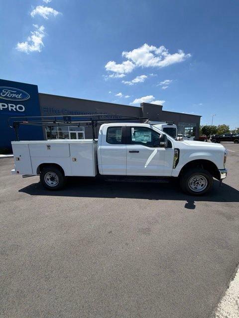 New 2026 Ford F250 XL w/ XL Chrome Package AWD/4WD image 2