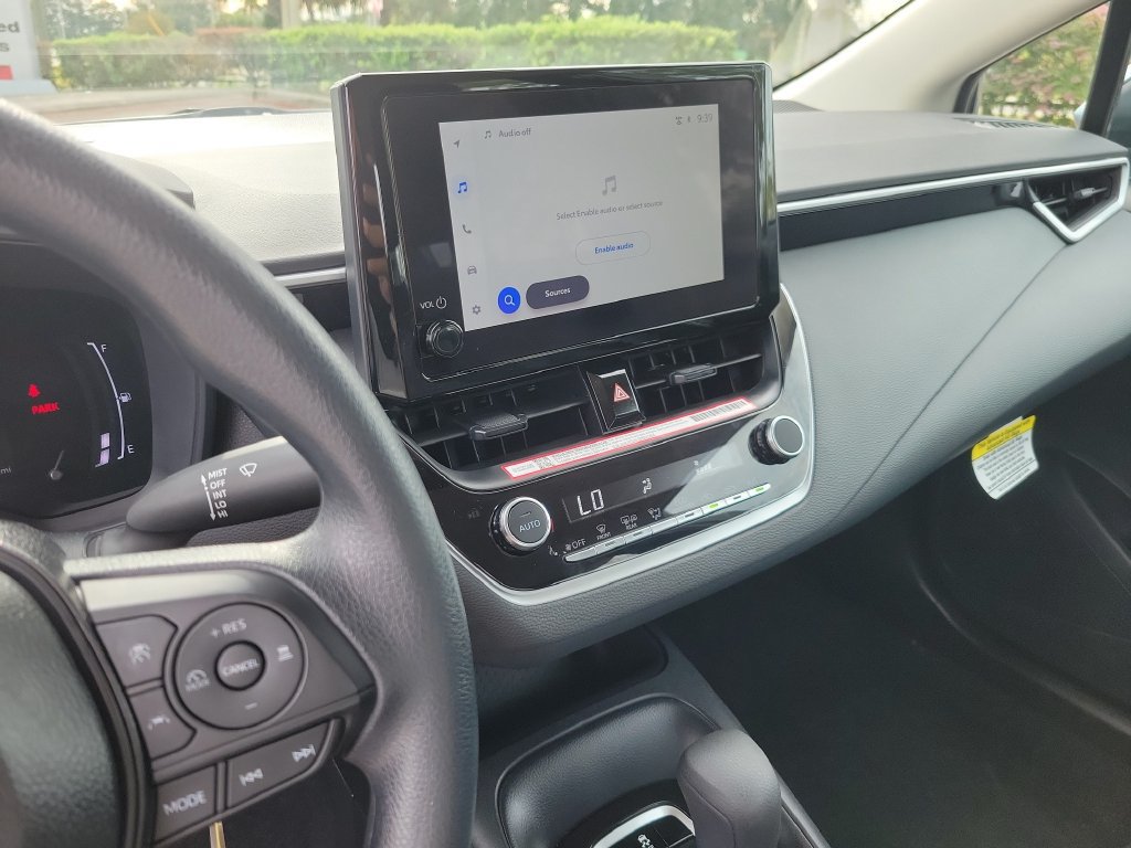 Used 2026 Toyota Corolla LE FWD image 24