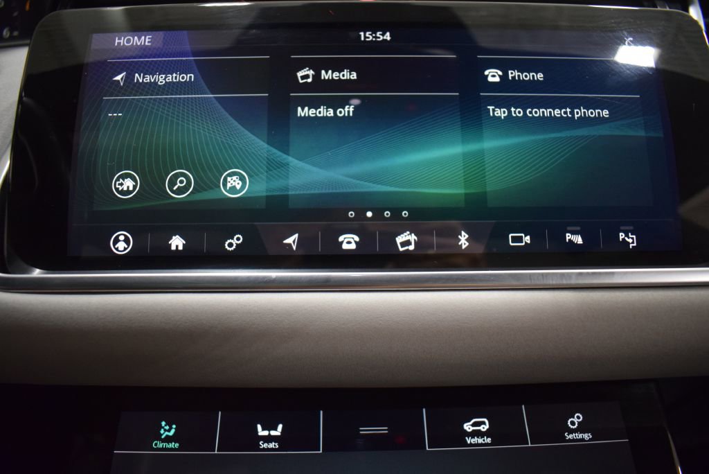 Used 2020 Land Rover Range Rover Evoque SE image 23